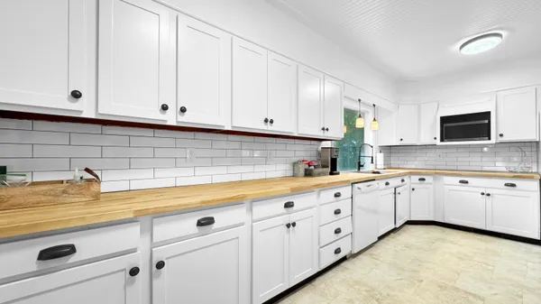 $669,900 | 1576 South Lake Mitchell Drive, Cadillac, MI 49601