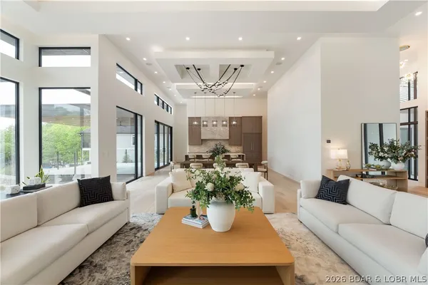 $6,500,000 | 235 East Villages Estates Road, Sunrise Beach, MO 65079