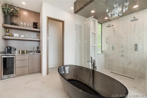 $6,500,000 | 235 East Villages Estates Road, Sunrise Beach, MO 65079