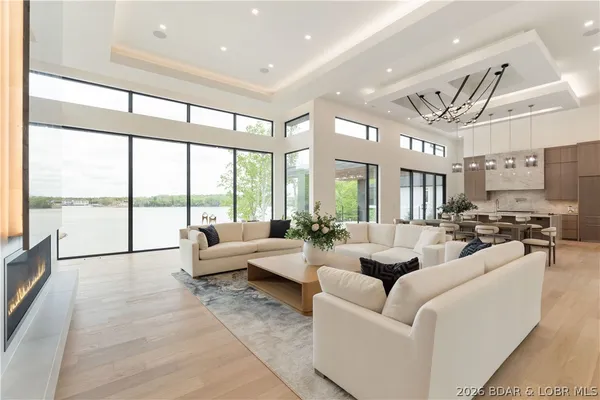 $6,500,000 | 235 East Villages Estates Road, Sunrise Beach, MO 65079