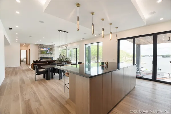 $6,500,000 | 235 East Villages Estates Road, Sunrise Beach, MO 65079