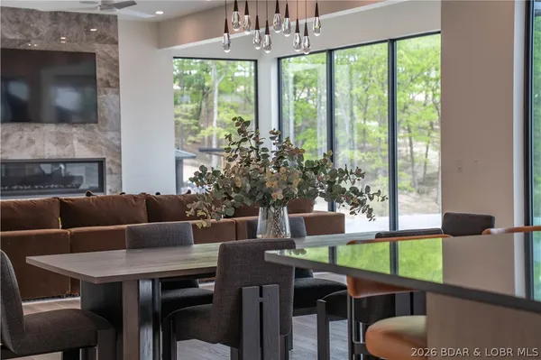 $6,500,000 | 235 East Villages Estates Road, Sunrise Beach, MO 65079