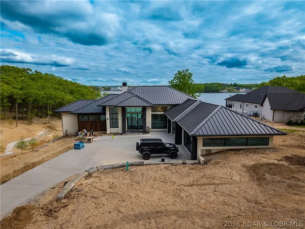 $6,500,000 | 235 East Villages Estates Road, Sunrise Beach, MO 65079