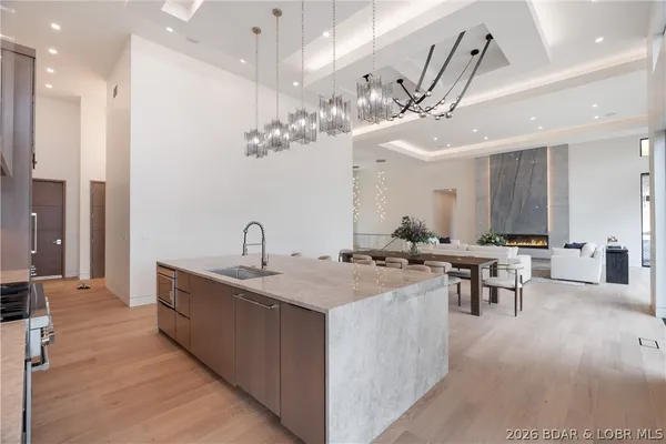 $6,500,000 | 235 East Villages Estates Road, Sunrise Beach, MO 65079