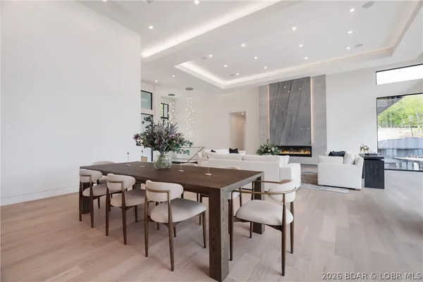 $6,500,000 | 235 East Villages Estates Road, Sunrise Beach, MO 65079