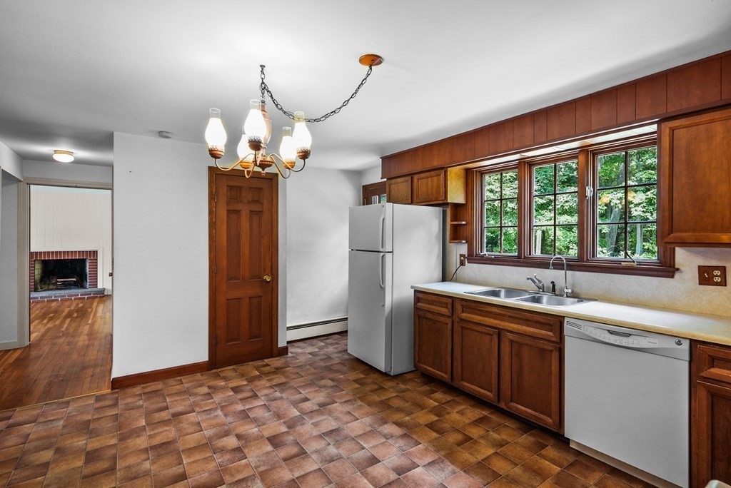 30 Colonial Way Rehoboth, MA 02769 - Photo 11 of 40 Gallery Image 11