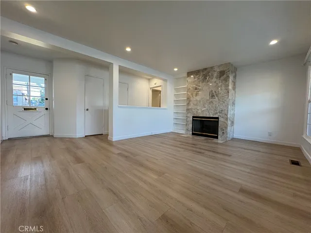 $3,595 | 22051 Vanowen Street, Canoga Park, CA 91303