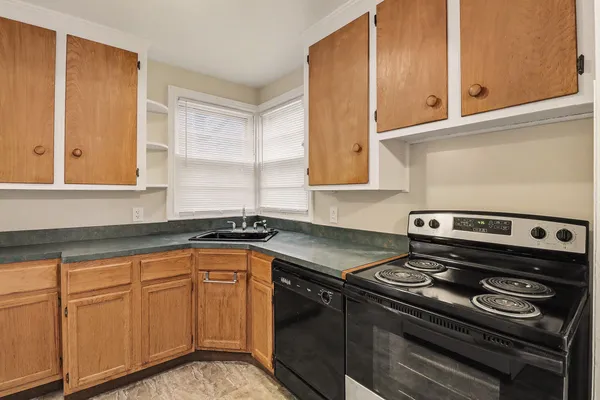 $160,000 | 1377 Mill Street, Lincoln Park, MI 48146