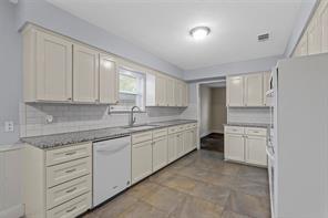 14722 Overview Drive Dallas, TX 75254 - Photo 13 of 40