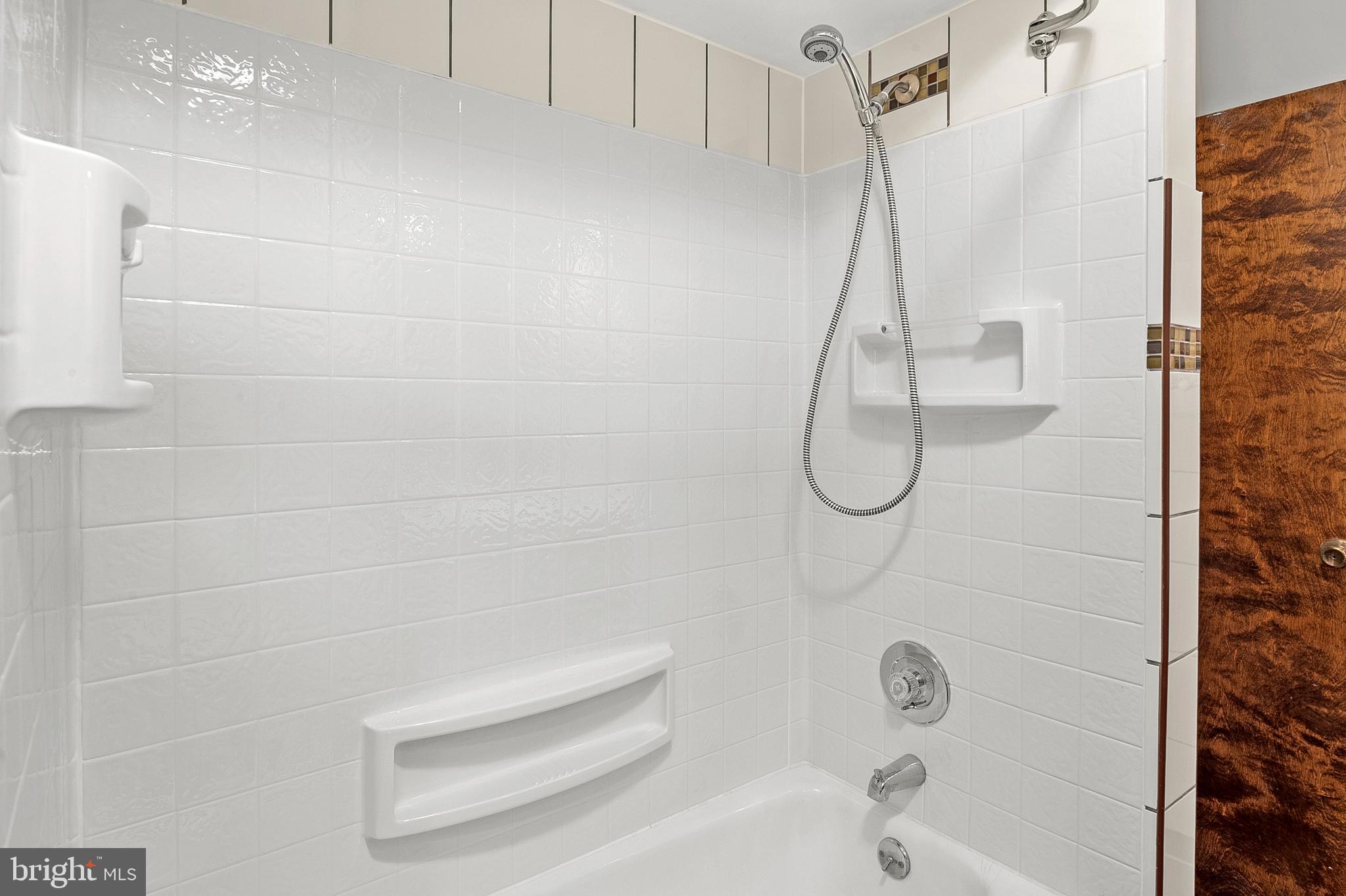 6344 Sunny Spring Columbia, MD 21044 - Photo 23 of 36 Bath