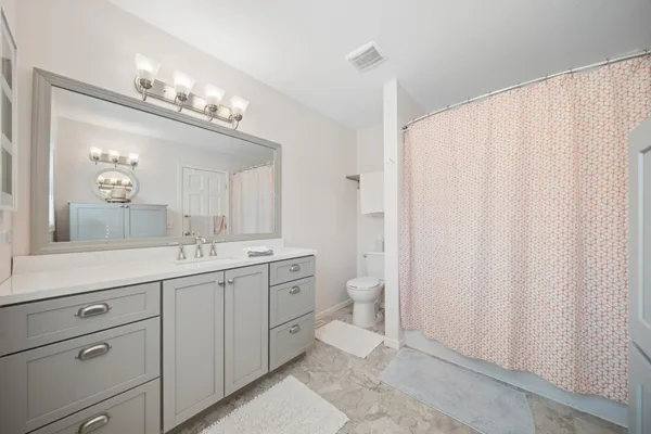 $489,900 | 313 Chancery Lane, Mankato, MN 56001