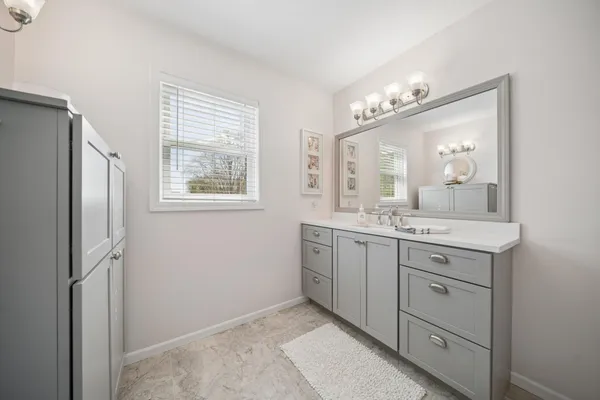 $489,900 | 313 Chancery Lane, Mankato, MN 56001