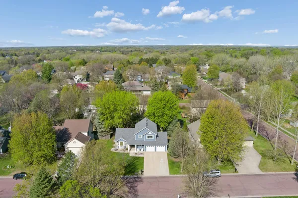 $489,900 | 313 Chancery Lane, Mankato, MN 56001