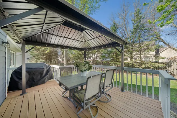 $489,900 | 313 Chancery Lane, Mankato, MN 56001