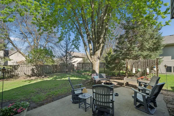 $489,900 | 313 Chancery Lane, Mankato, MN 56001