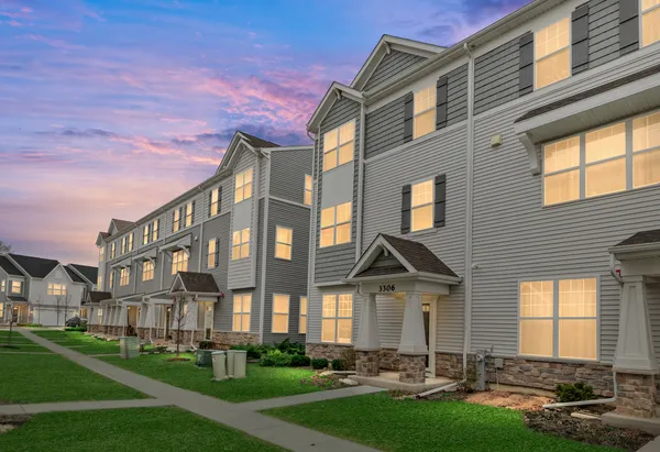 $499,900 | 3306 Trillium Circle, Unit 3001, Rolling Meadows, IL 60008