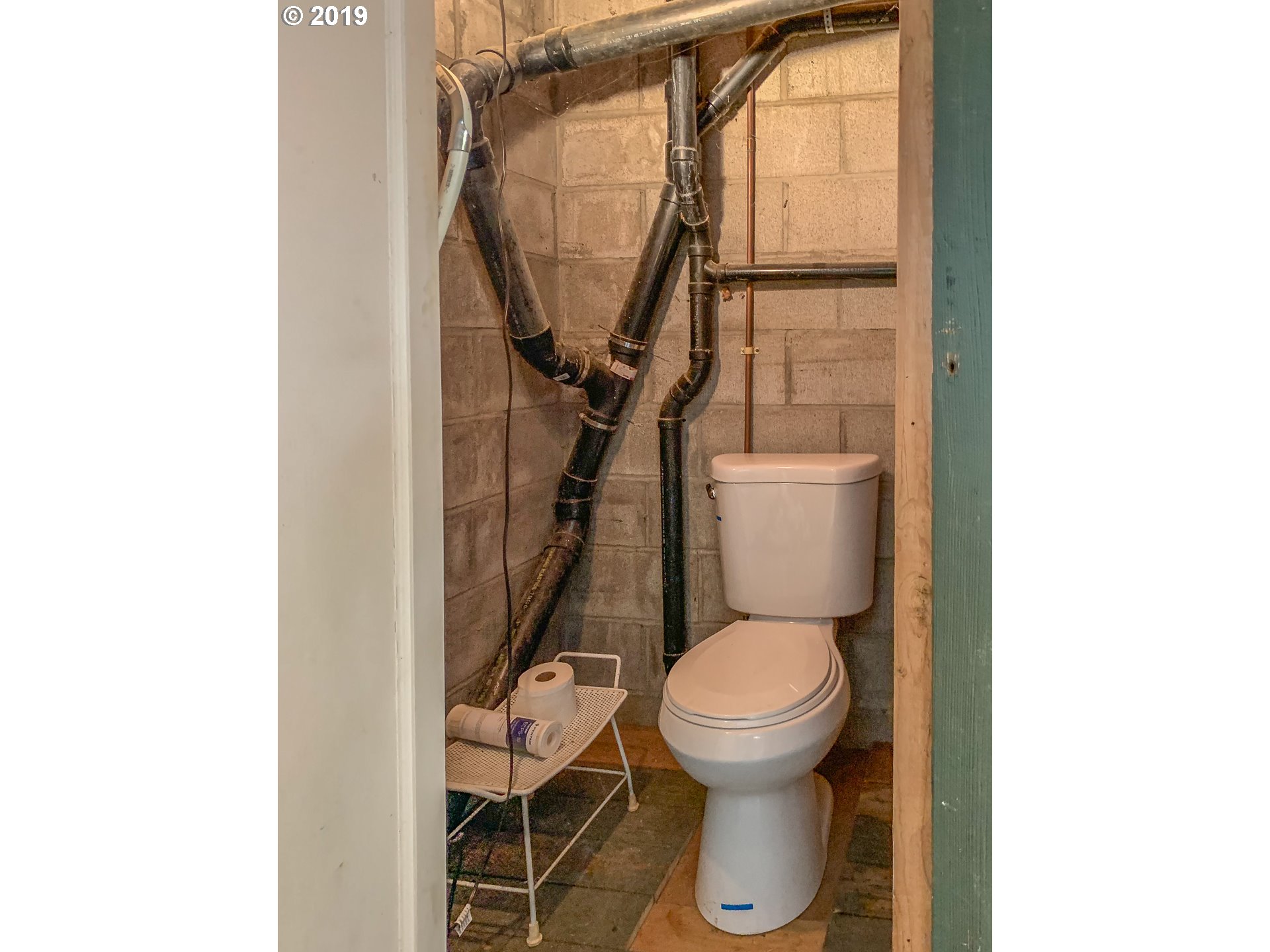 695 Cleveland Rapids Road Roseburg, OR 97471 - Photo 9 of 32 Gallery Image 9
