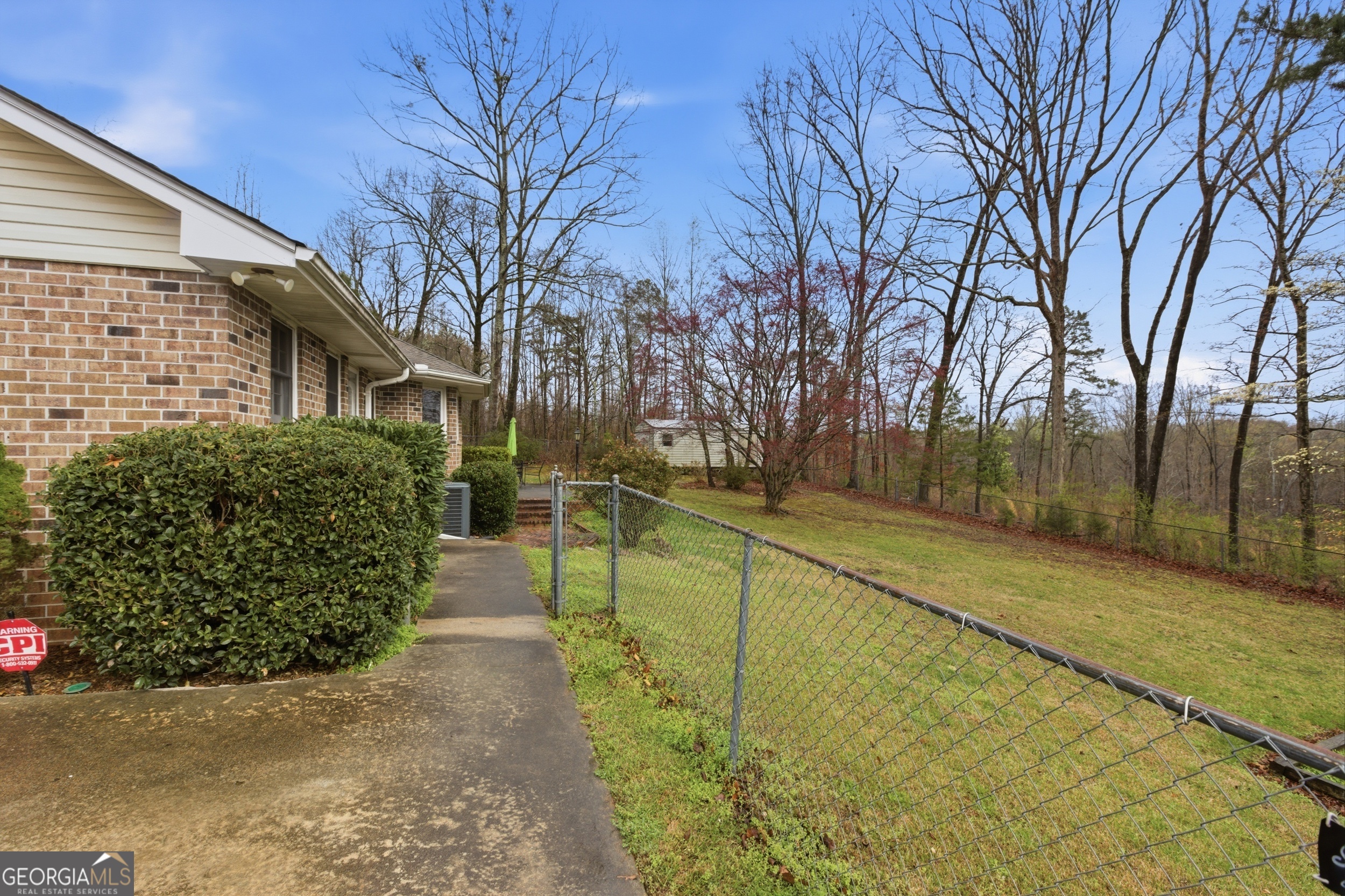 304 Beaverbrook Drive Toccoa, GA 30577 - Photo 12 of 53 a view of backyard with green space