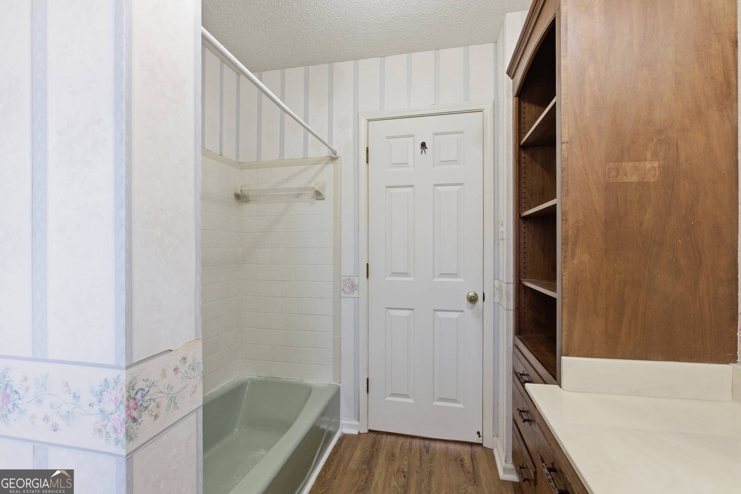 304 Beaverbrook Drive Toccoa, GA 30577 - Photo 50 of 53 a bathroom with a tub and shower