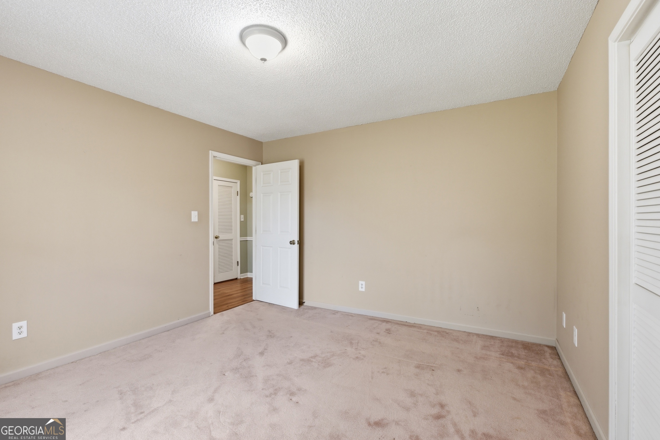 304 Beaverbrook Drive Toccoa, GA 30577 - Photo 53 of 53 a view of an empty room and window