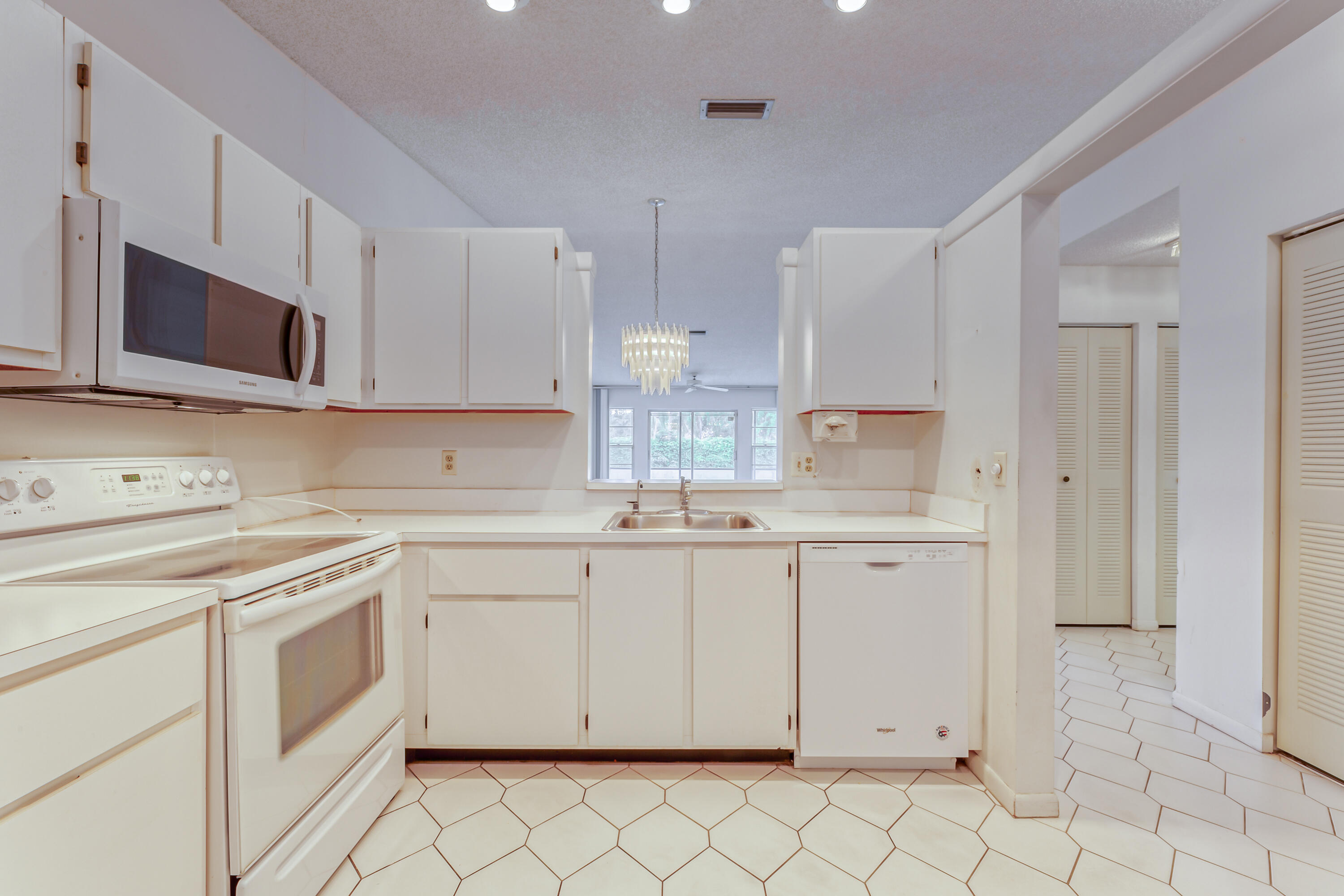 8943 Sunnywood Place Boca Raton, FL 33496 - Photo 12 of 45 daigle-12