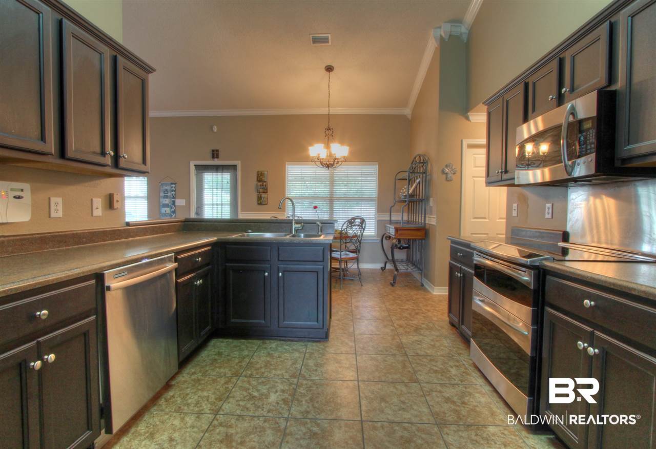 7991 Nesting Eagle Court Daphne, AL 36526 - Photo 9 of 18 kitchen