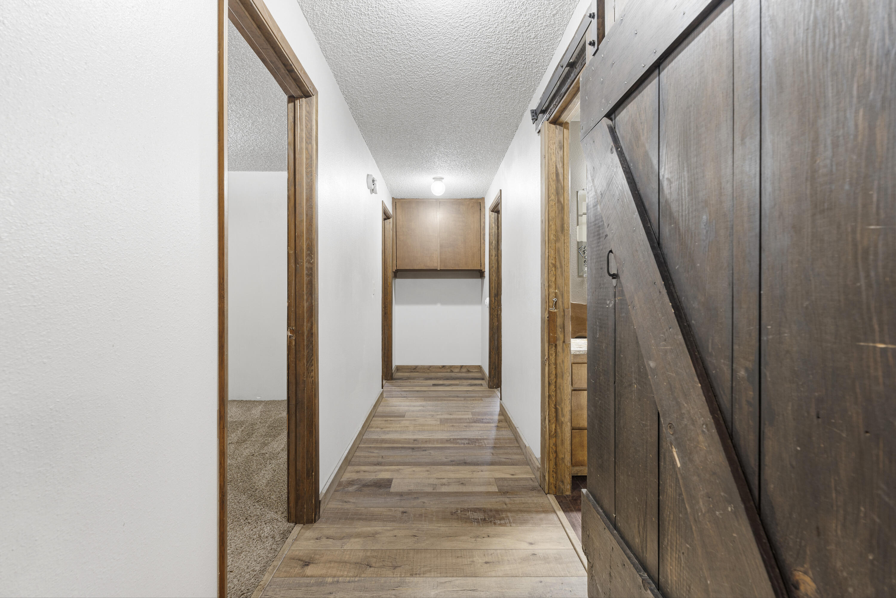 15969 Green Forest Road La Pine, OR 97739 - Photo 11 of 26 Hallway