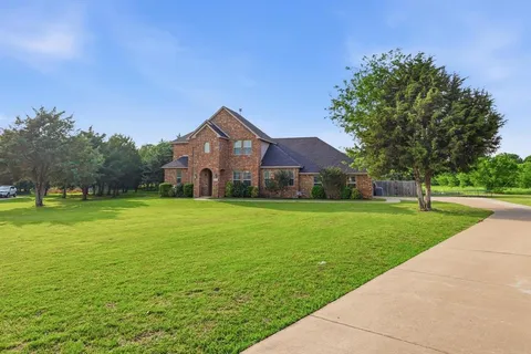 $657,500 | 160 Kelly Drive, Waxahachie, TX 75167