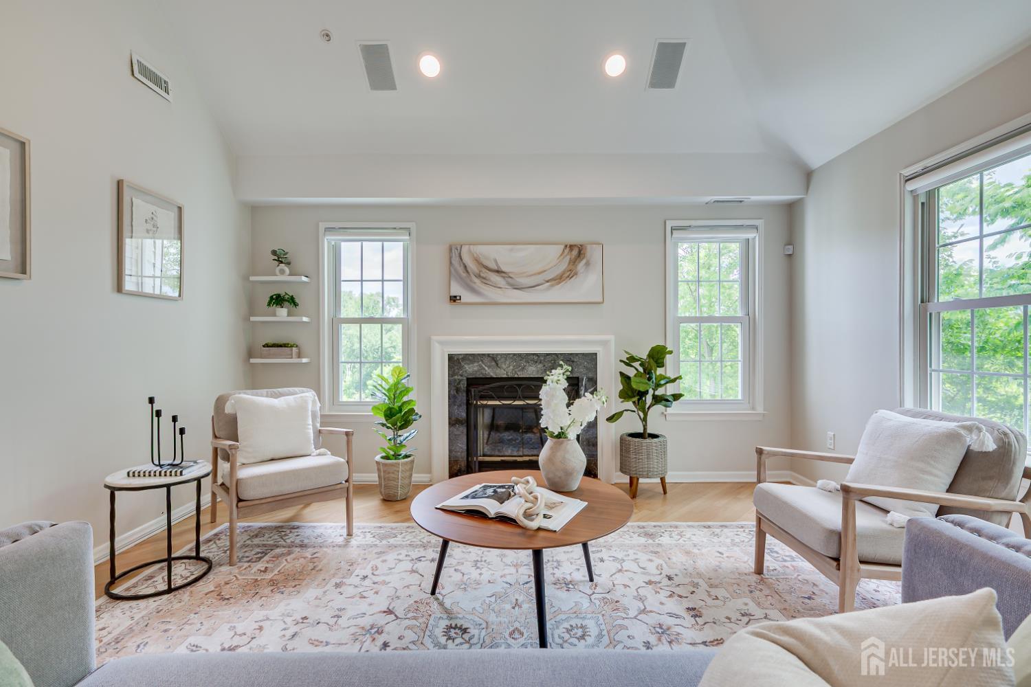 527 Brickhouse Road Princeton, NJ 08540 - Photo 3 of 25