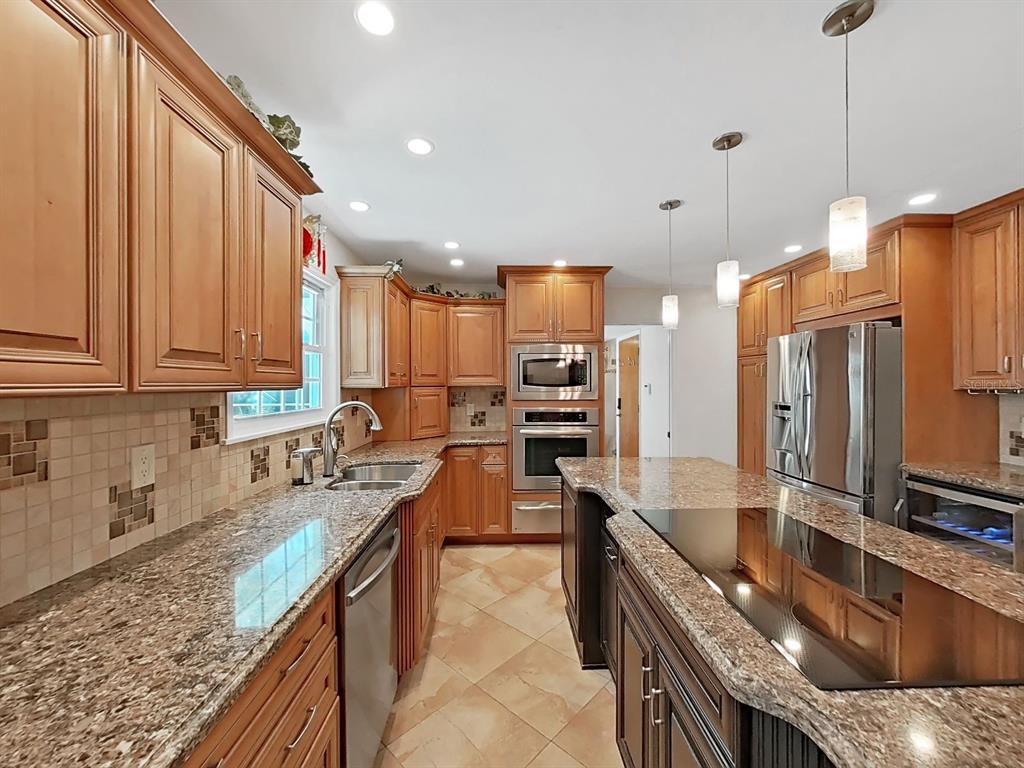 7645 Harborview Way Seminole, FL 33776 - Photo 11 of 55