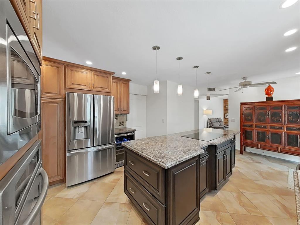 7645 Harborview Way Seminole, FL 33776 - Photo 13 of 55