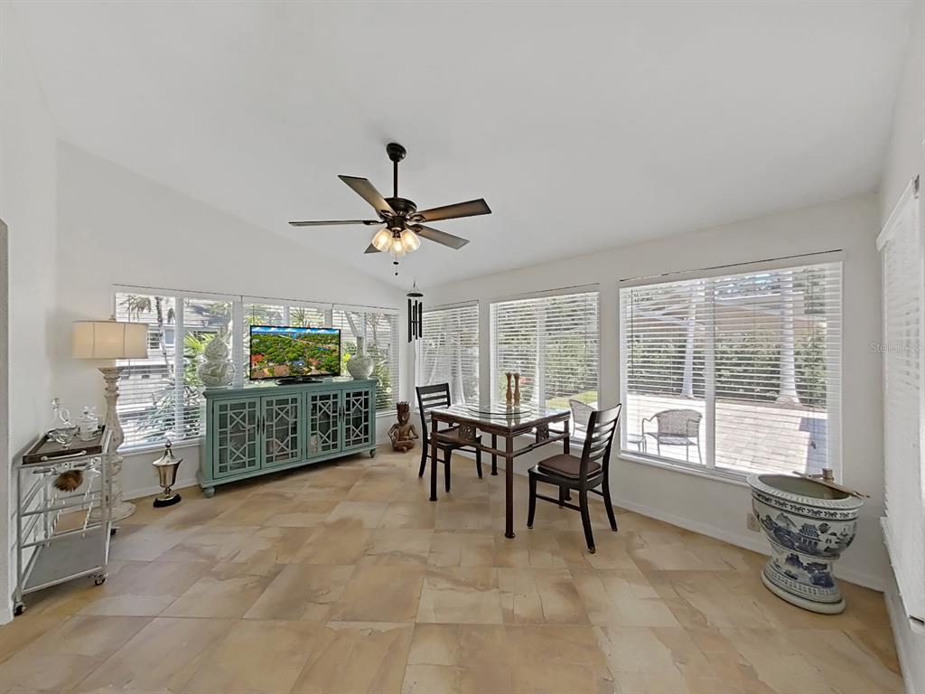 7645 Harborview Way Seminole, FL 33776 - Photo 16 of 55