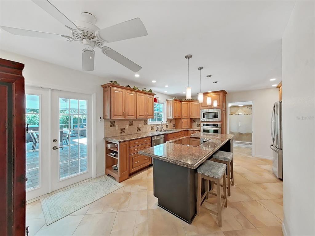 7645 Harborview Way Seminole, FL 33776 - Photo 10 of 55