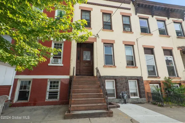 $1,100 | 359 Washington Avenue, Unit BSMT, Albany, NY 12206