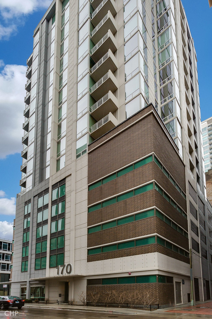 170 West Polk Street, Unit 904 Chicago, IL 60605 - Photo 1 of 10 a front view of a building