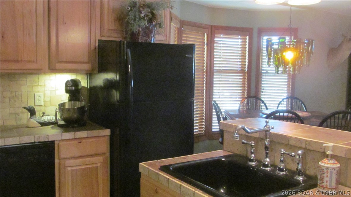1814 Sagrada Road Edwards, MO 65326 - Photo 9 of 62 Kitchen Refrigerator is, also, included