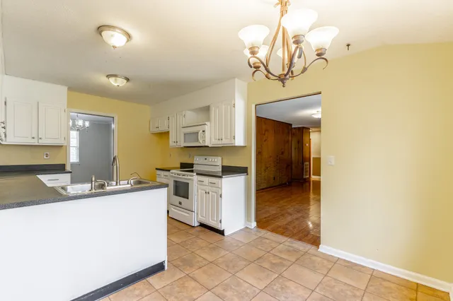 $274,900 | 2500 Shenandoah Drive, Chattanooga, TN 37421