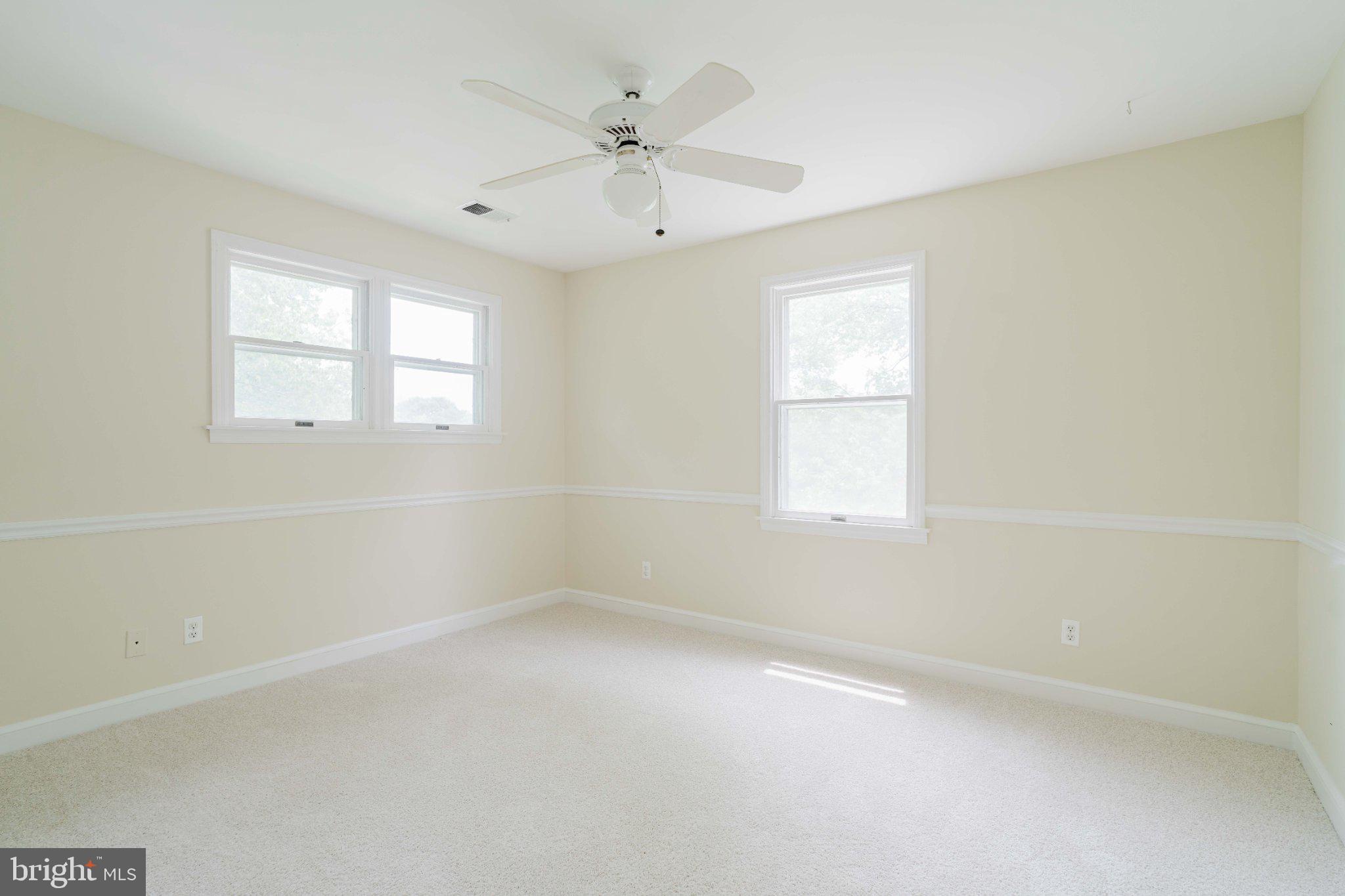 10200 Duvawn Place Silver Spring, MD 20902 - Photo 23 of 42 Bright and airy blank canvas room.