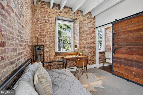 $800,000 | 515 North Washington Street, Unit 105, Alexandria, VA 22314