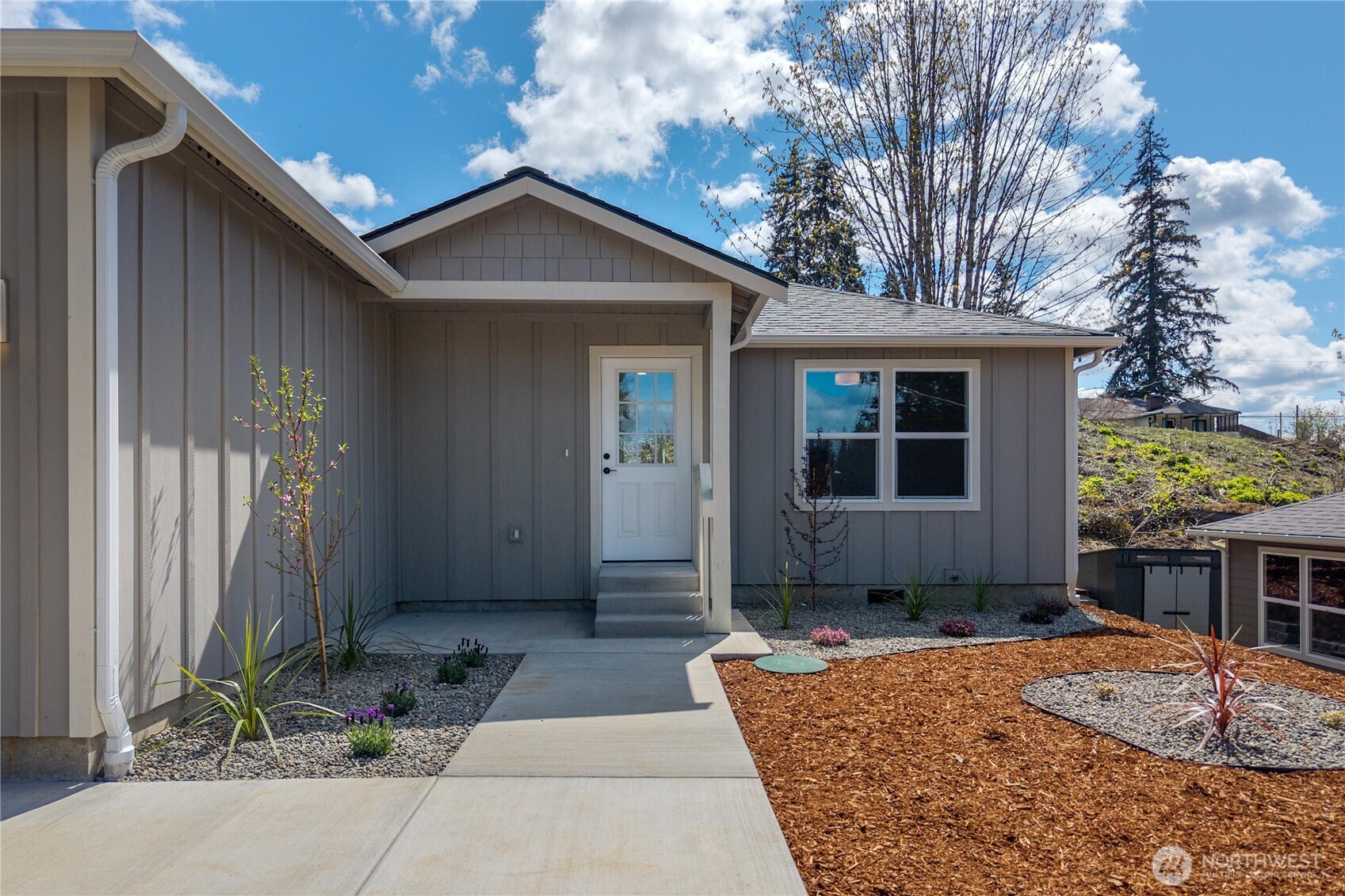 441 Chestnut Street Shelton, WA 98584 - Photo 2 of 37