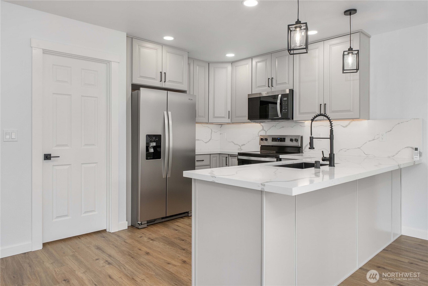 441 Chestnut Street Shelton, WA 98584 - Photo 4 of 37