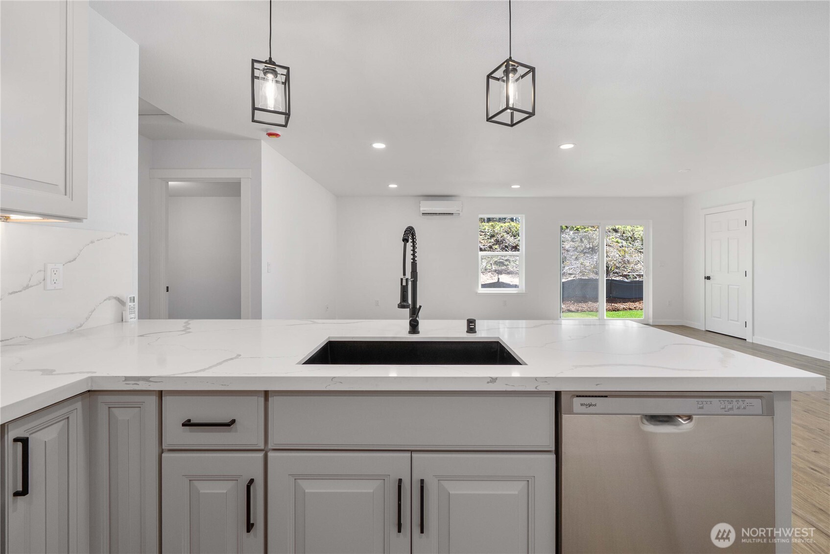 441 Chestnut Street Shelton, WA 98584 - Photo 7 of 37