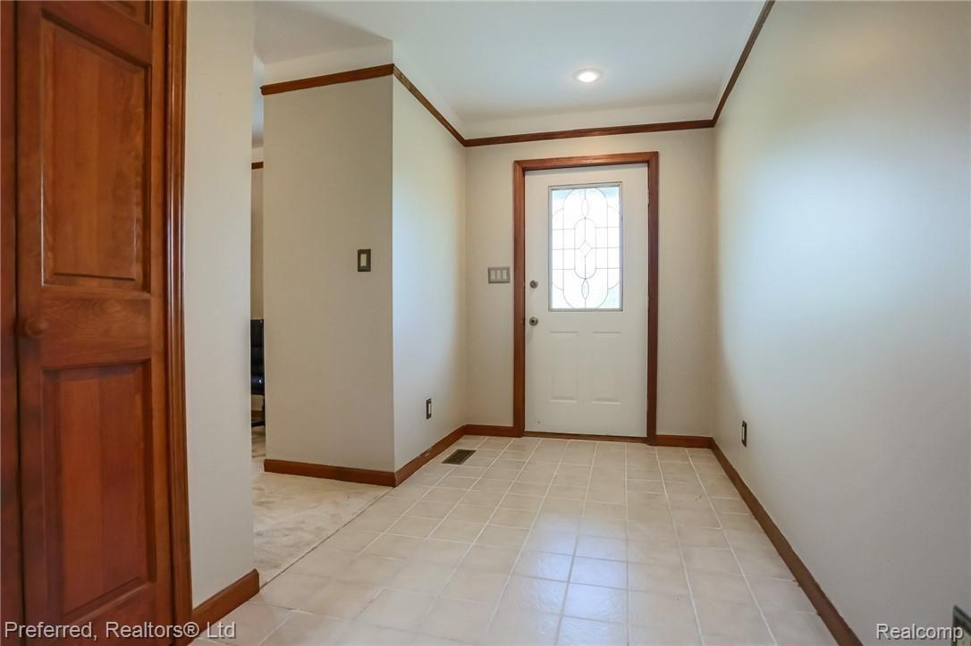 23950 Clark Road Belleville, MI 48111 - Photo 7 of 60 6IMG_3405.jpg