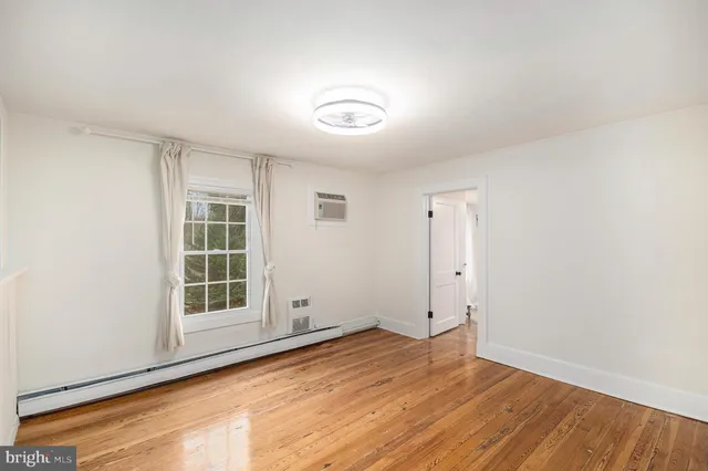 $3,999 | 1546 Dranesville Road, Herndon, VA 20170