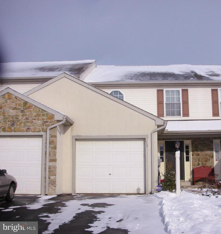 115 Moorland Court Lititz, PA 17543 - Photo 2 of 23 Gallery Image 2