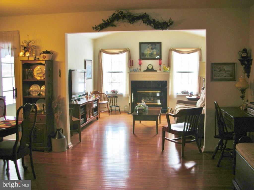 115 Moorland Court Lititz, PA 17543 - Photo 3 of 23 Gallery Image 3
