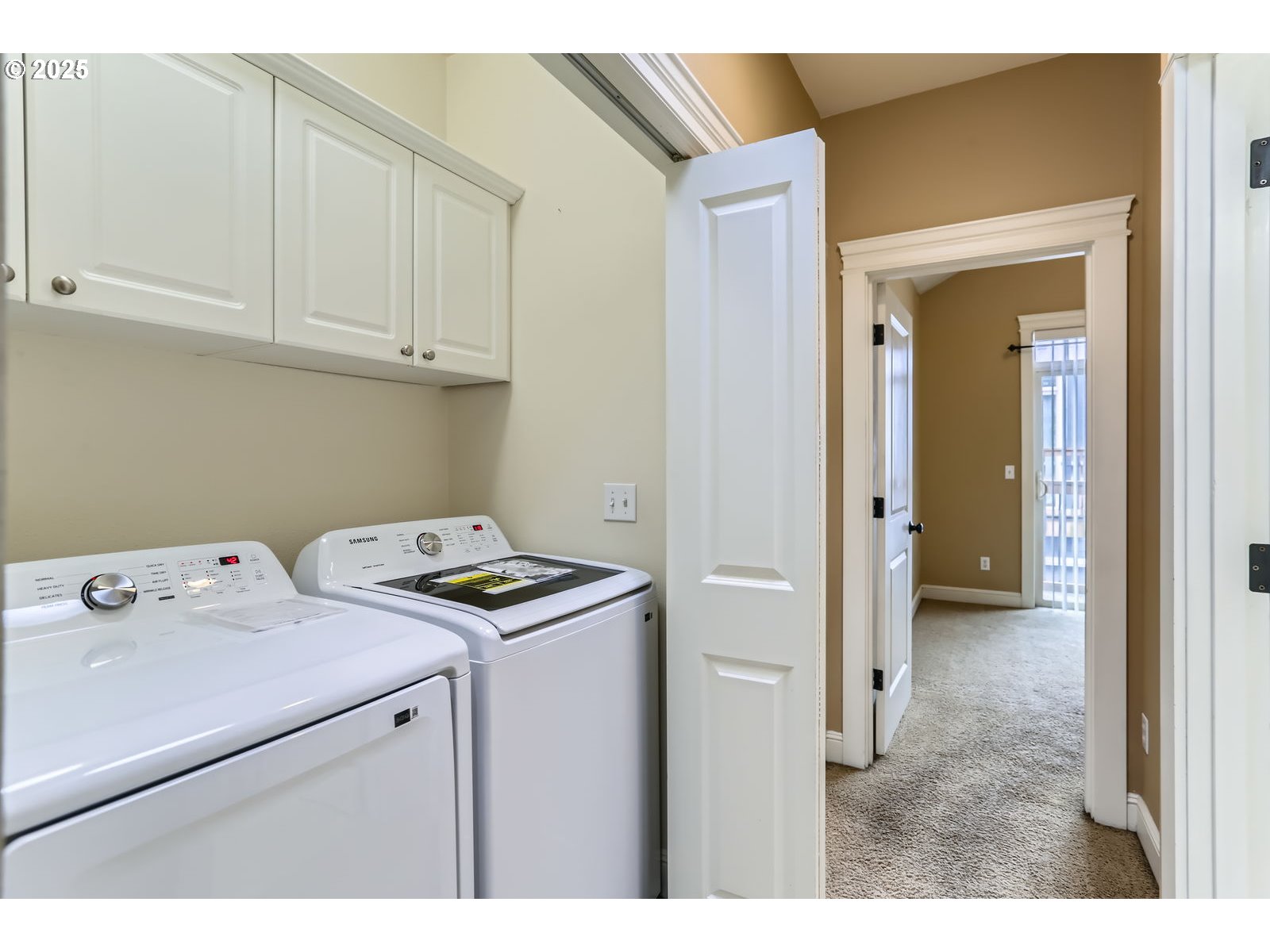 343 Northeast Bryant Street Portland, OR 97211 - Photo 22 of 26 a utility room with dryer and washer