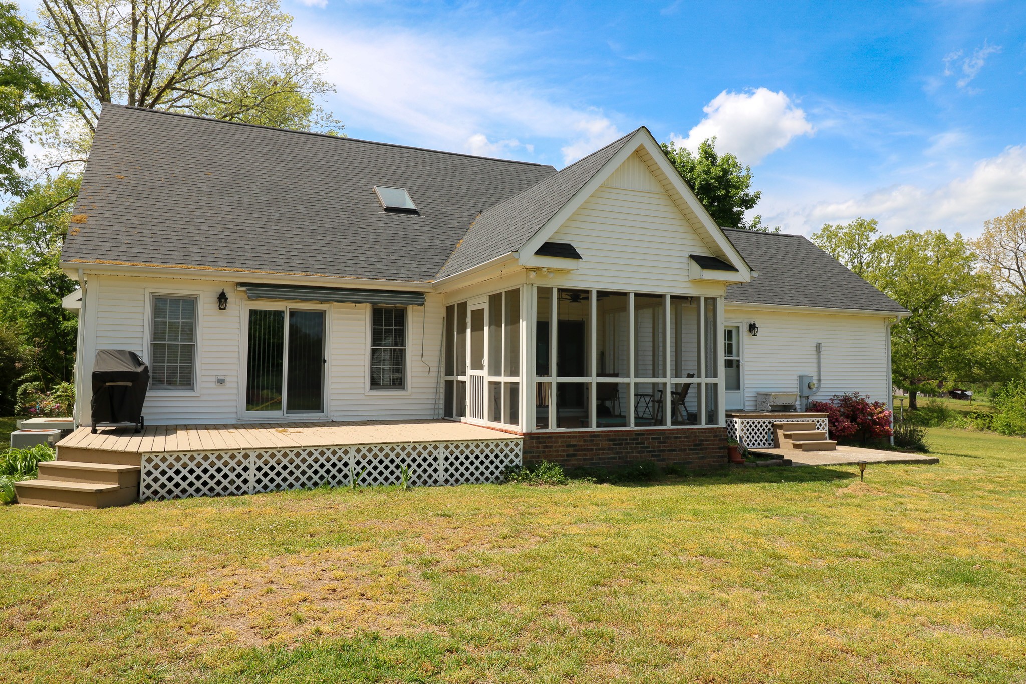 11450 McIllwain Road Holladay, TN 38341 - Photo 6 of 47