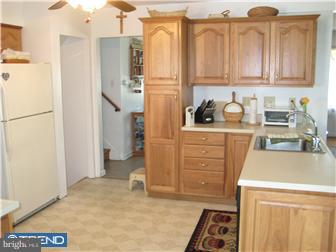 995 Coronet Road Warminster, PA 18974 - Photo 4 of 12 Kitchen
