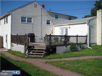 995 Coronet Road Warminster, PA 18974 - Photo 10 of 12 Exterior Back
